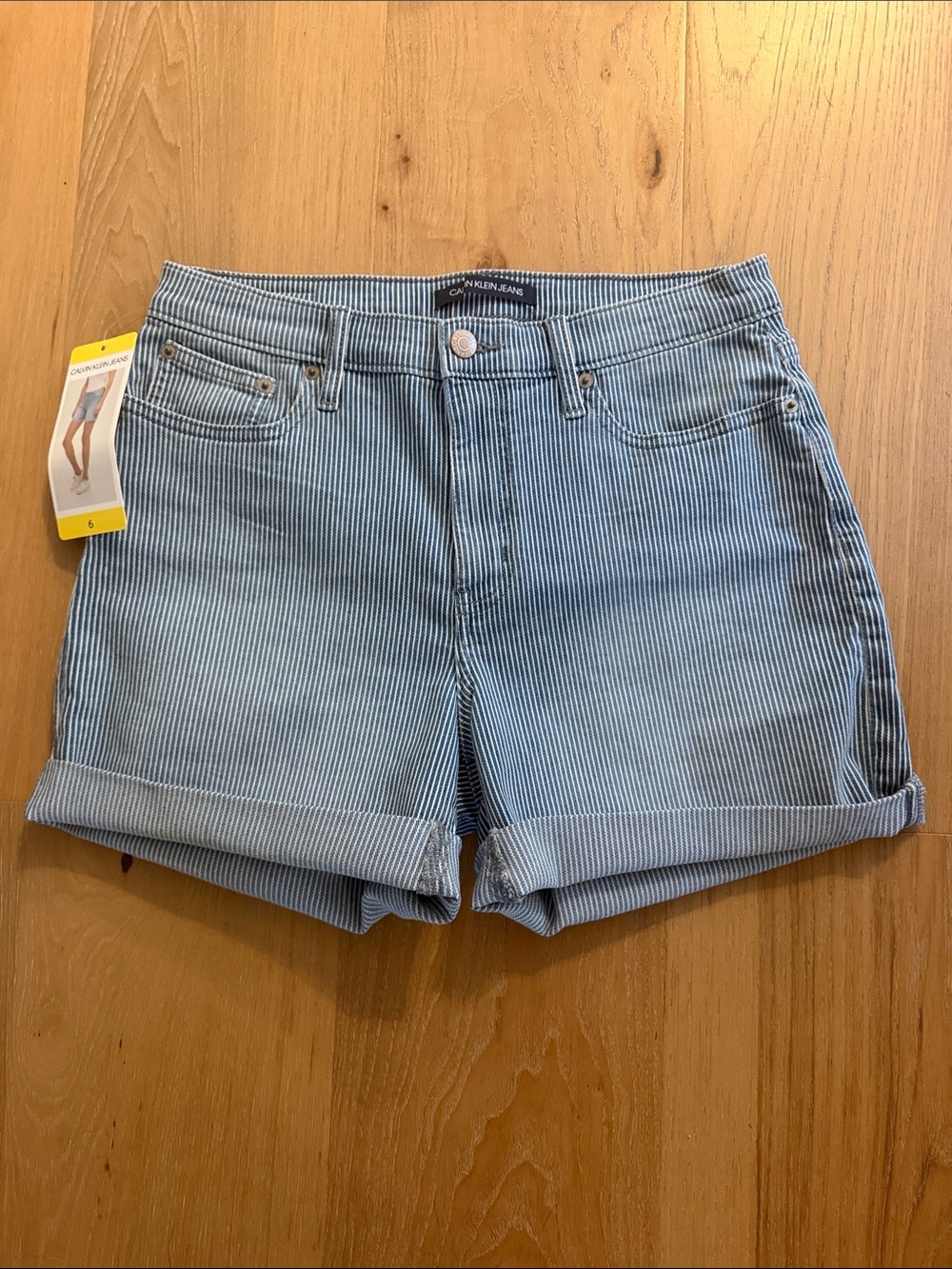 Calvin Klein Jeans Light Blue Pinstripe Cuffed Denim Shorts size 6